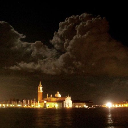 Apartment Essence Of Venice Veneza Exterior foto