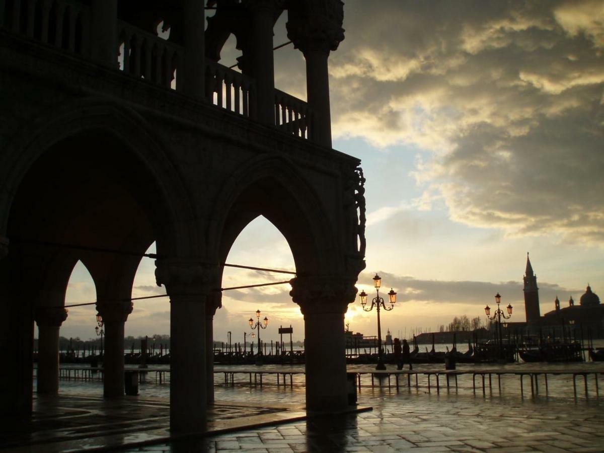 Apartment Essence Of Venice Veneza Exterior foto