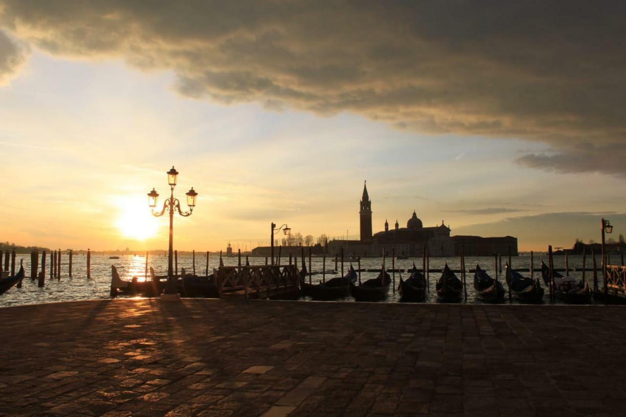 Apartment Essence Of Venice Veneza Exterior foto