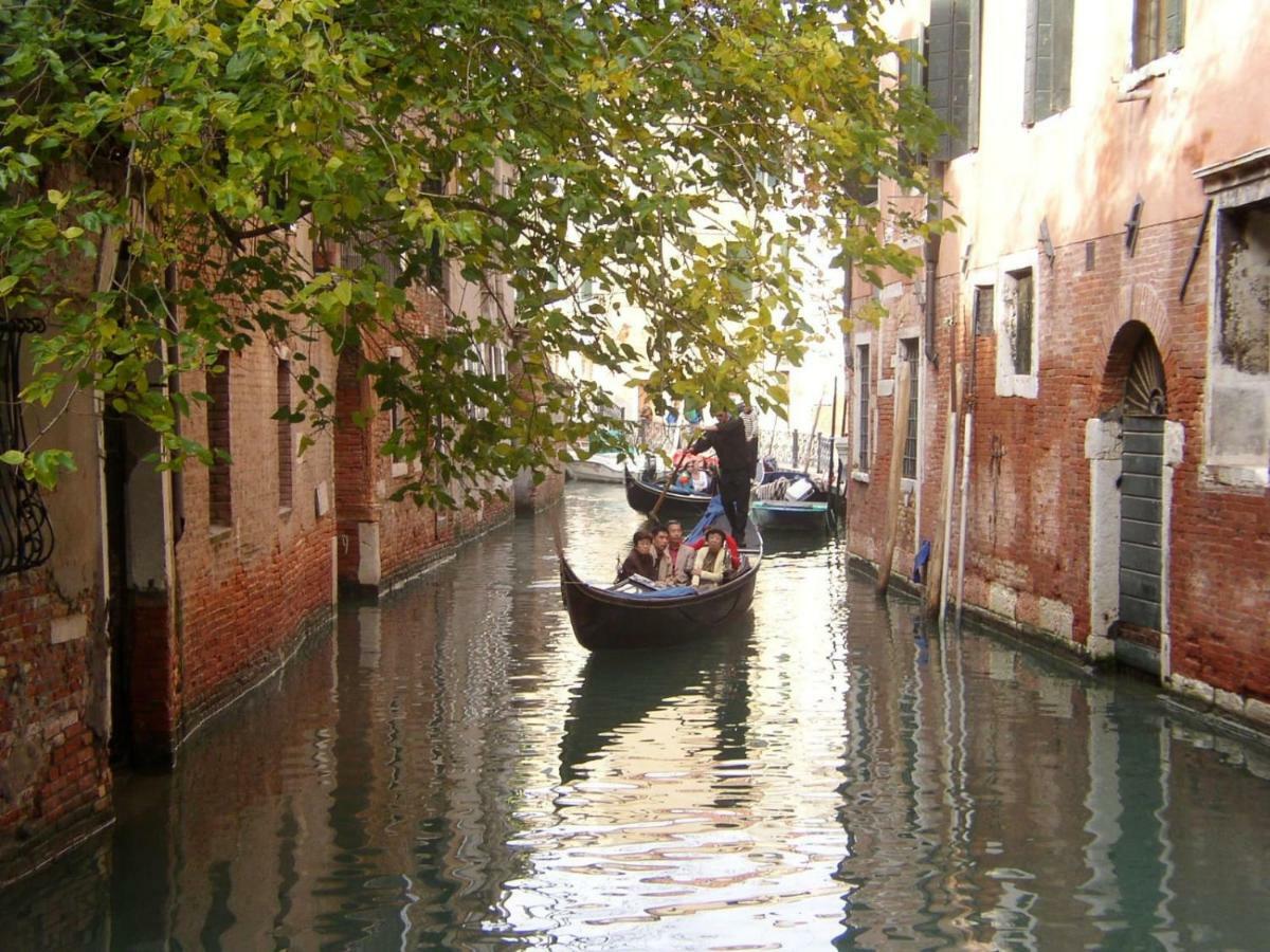 Apartment Essence Of Venice Veneza Exterior foto