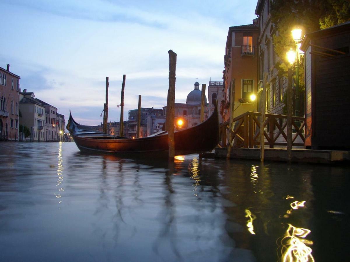 Apartment Essence Of Venice Veneza Exterior foto