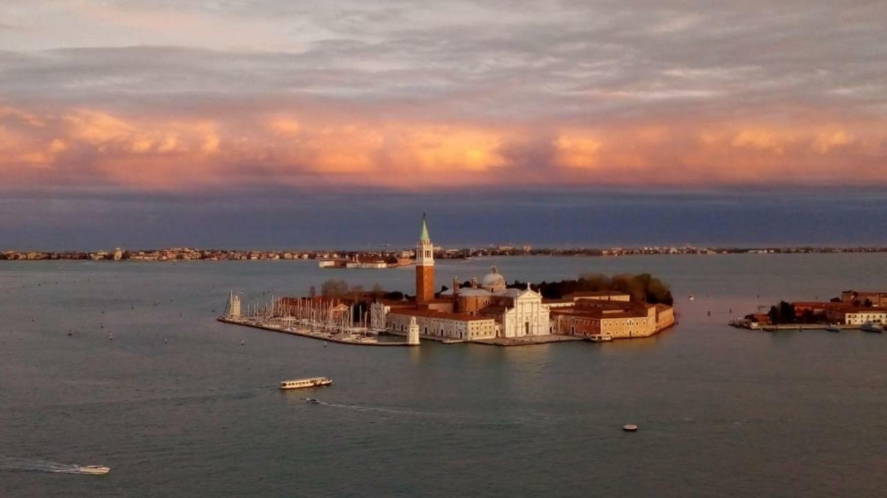 Apartment Essence Of Venice Veneza Exterior foto