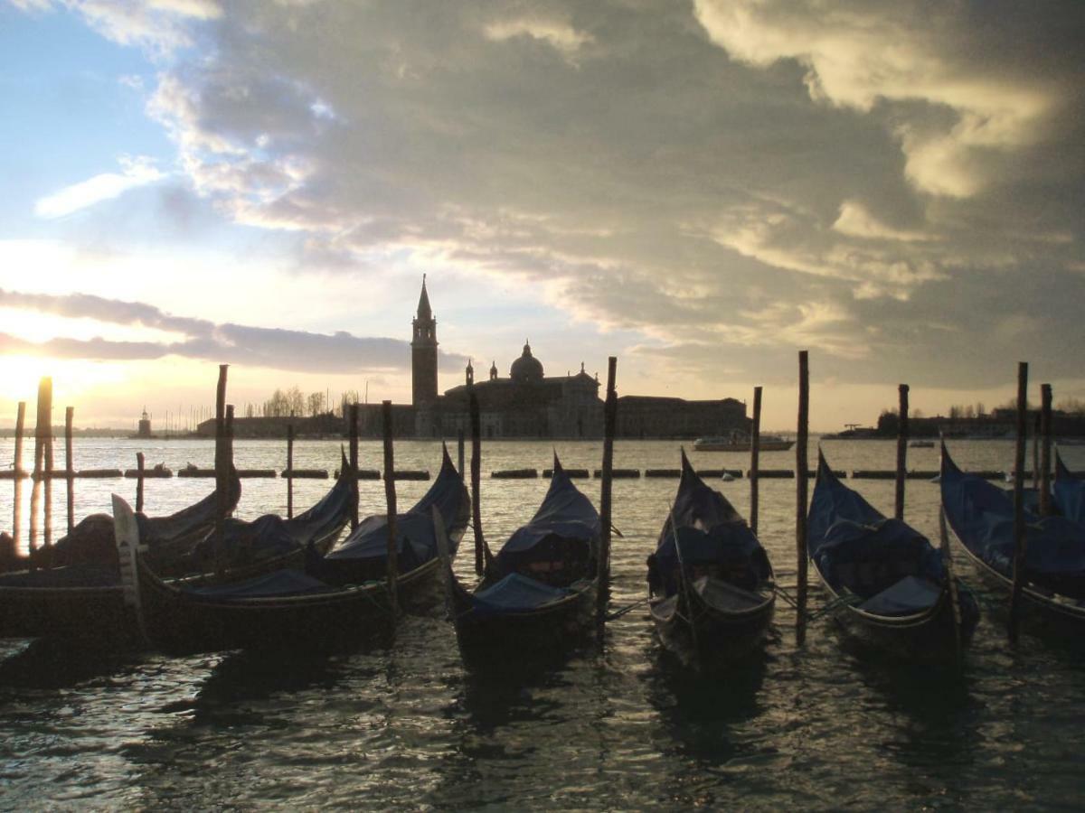 Apartment Essence Of Venice Veneza Exterior foto