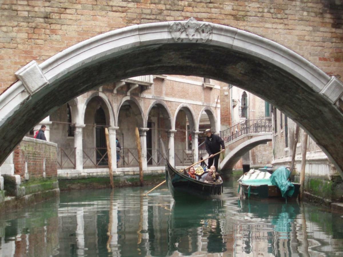 Apartment Essence Of Venice Veneza Exterior foto